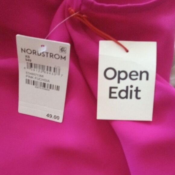 Pink Sleeveless Crop Top - Picture 4 of 4